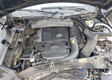 2013 Mercedes-Benz C 250 z USA, uszkodzony, nr VIN WDDGF4HB9DA769807